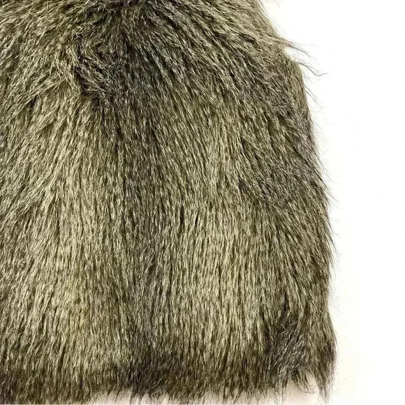 Buffalo David Bitton Brown Super Plush Faux Fur 70’s V-Neck Cropped Vest Size M - Picture 13 of 16